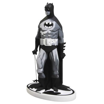 Batman Black and White Statue Mike Mignola Variant 19 cm